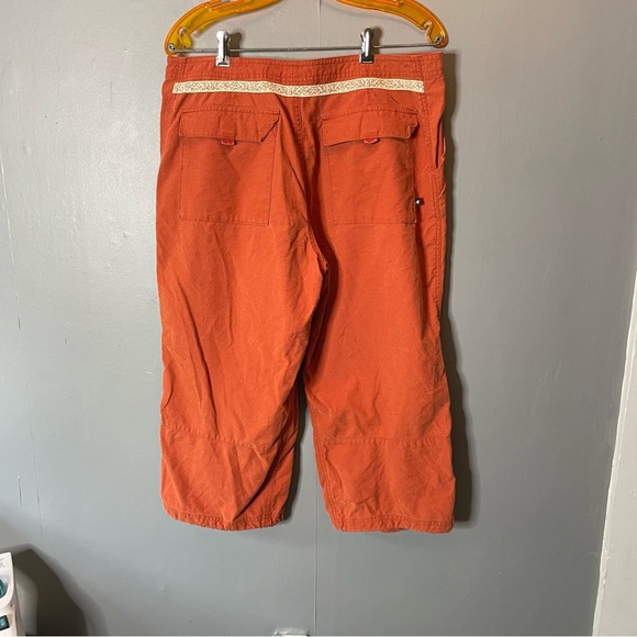 Eastern Mountain Sports Cropped Burnt Orange Outdoor Capri Pants size 14 - Picture 4 of 10
